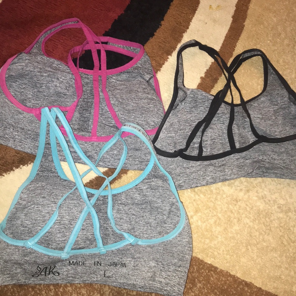Cute sport bras size large !